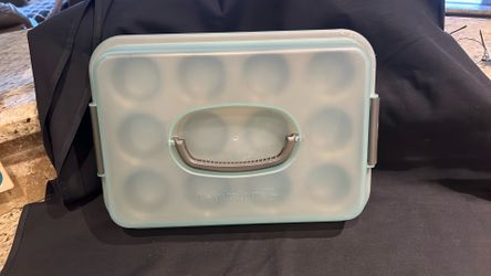 Calphalon  Cup Cake Travel Holder Bakeware Pan