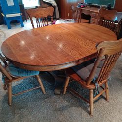 Amish Solid Oak Table 
