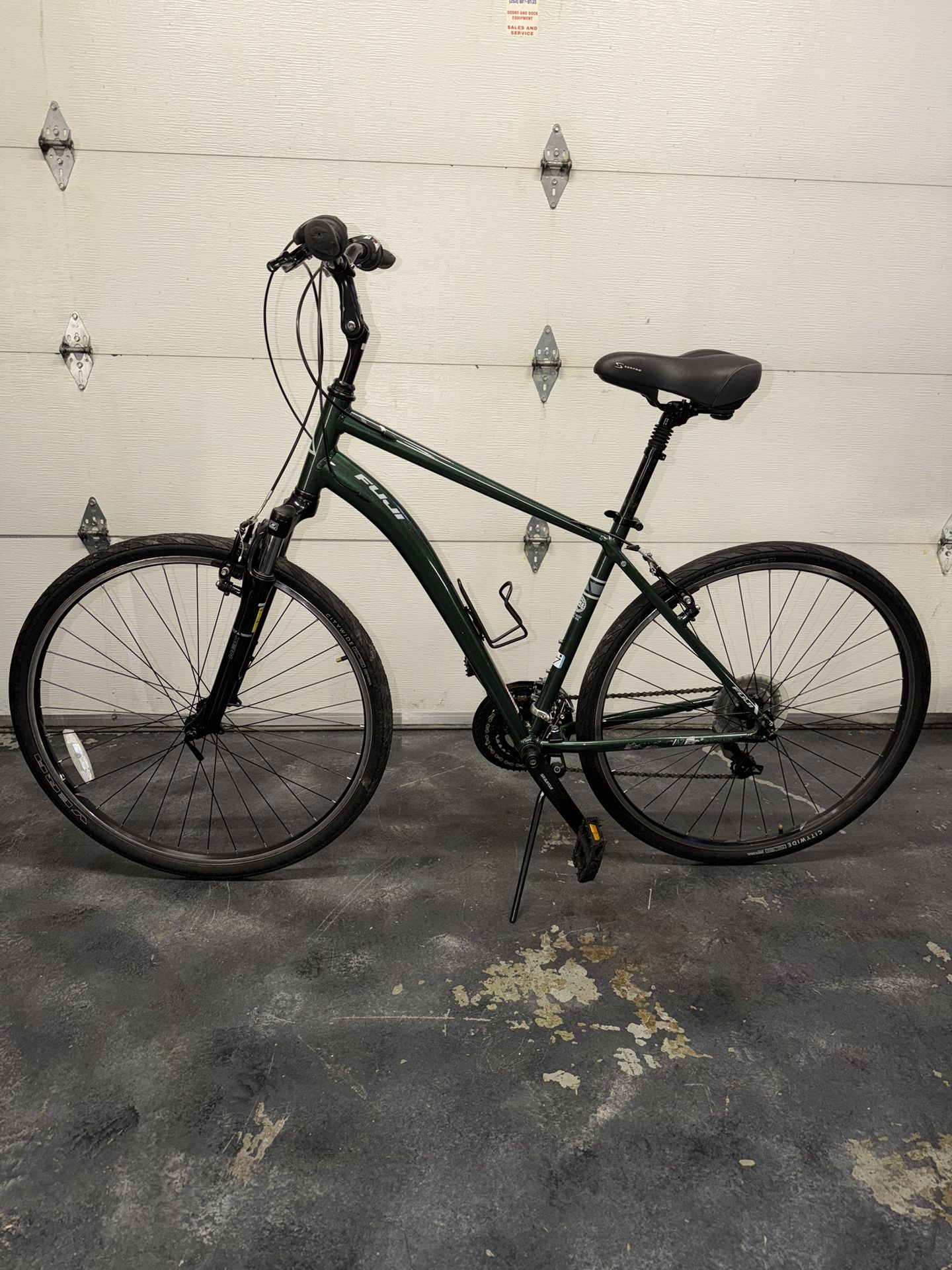 Fuji Crosstown 2.1 Women’s Bike Bicycle