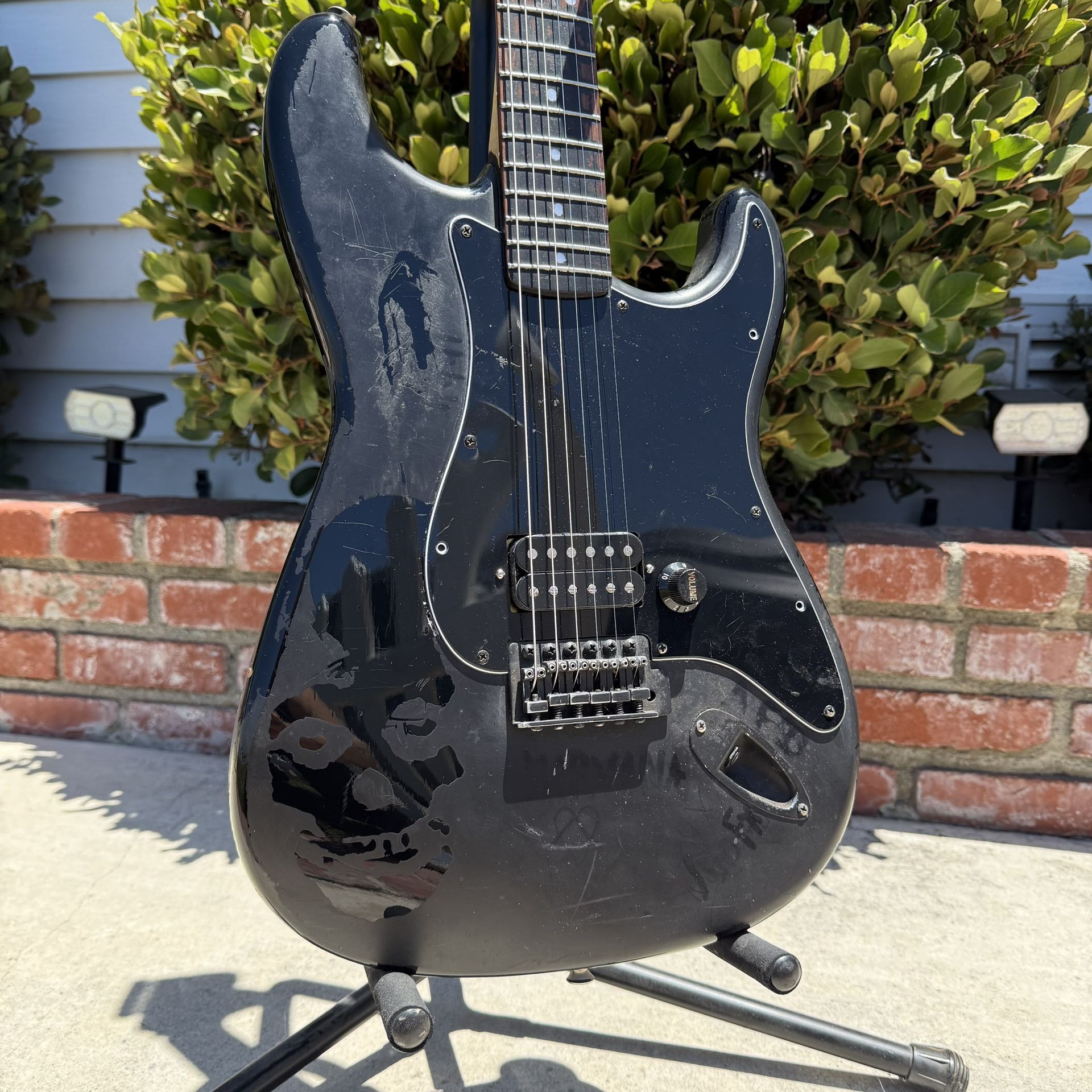 PUNK SHREDDER SQUIER STRAT 🖤💀