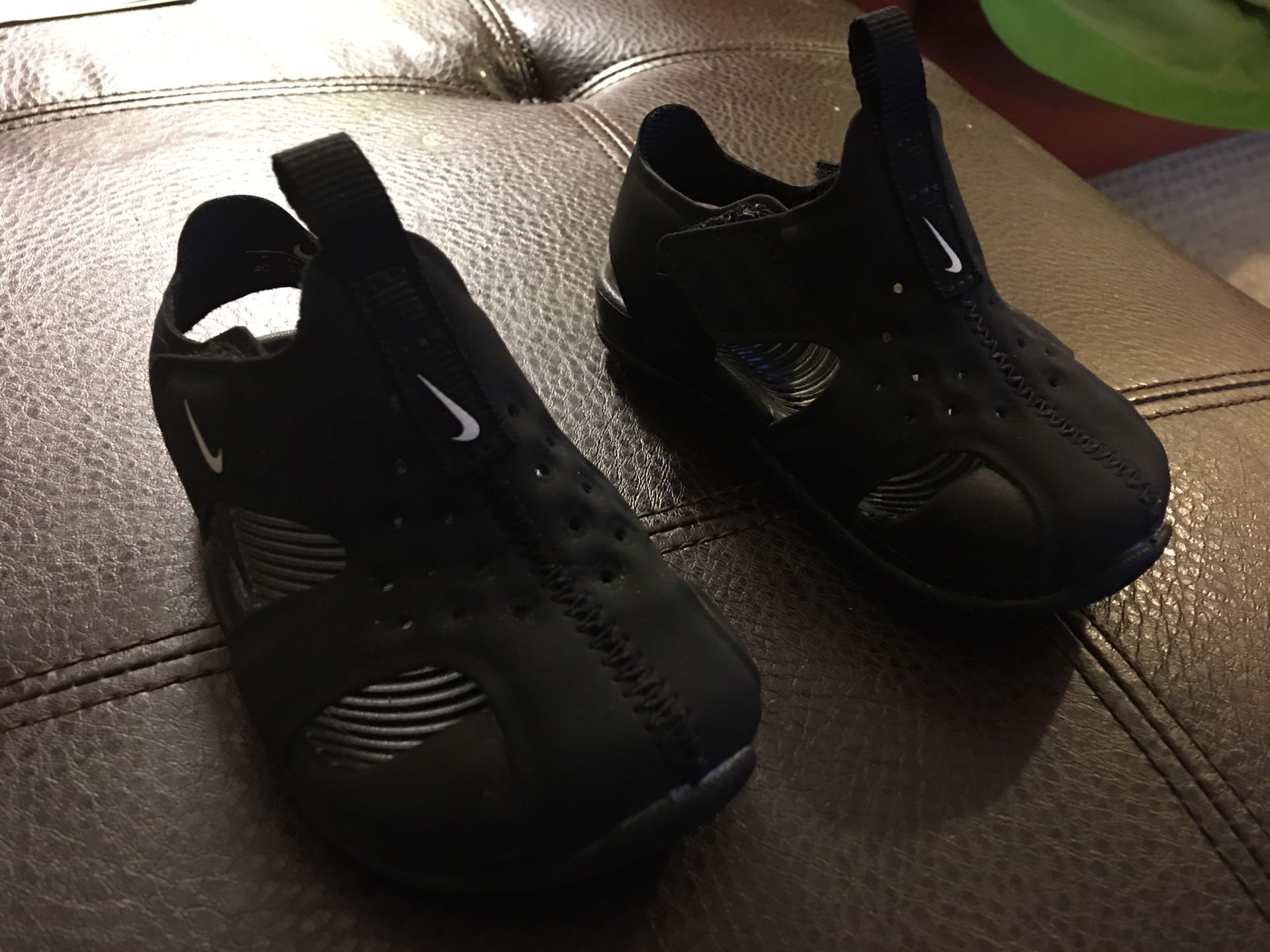 Nike sandals toddler size 4c