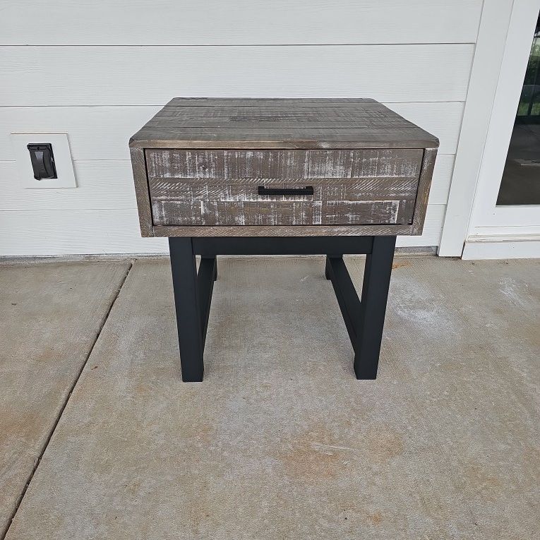 2 End Tables