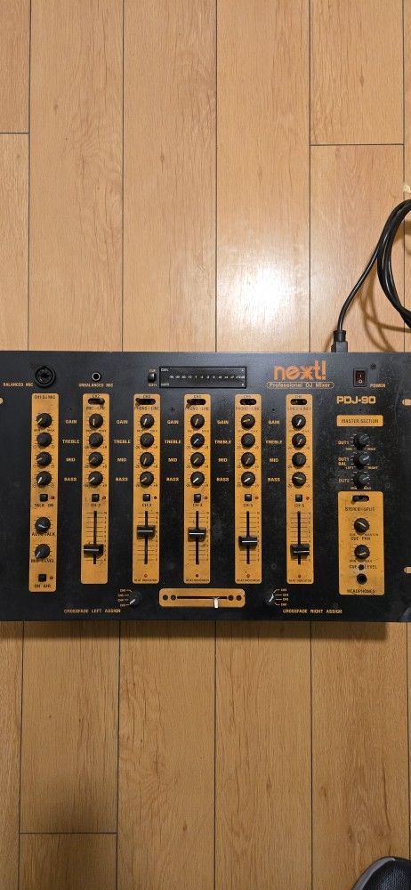 Stanton NEXT! PDJ-90 professional DJ mixing board