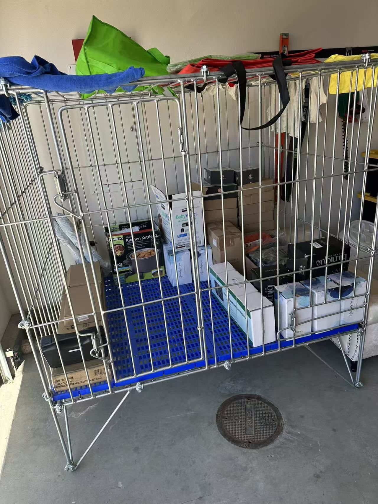 Extra Large Heavy-Duty Dog Crate – Like New