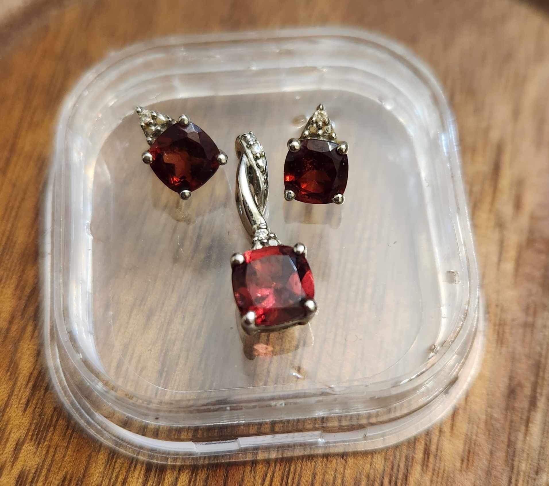 Garnet/Diamond Earring And Necklace Set