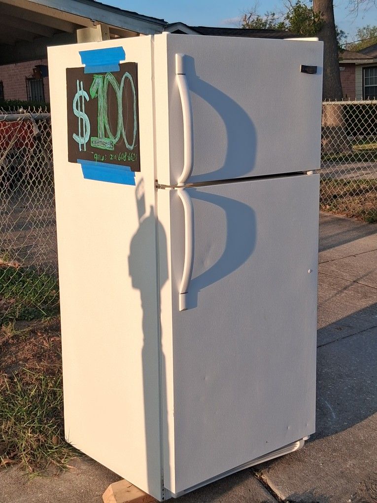 Frigidaire Refrigerator
