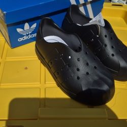 New Boys Adidas Crocs Size 2.5