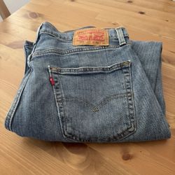 Men’s Levi Jeans 