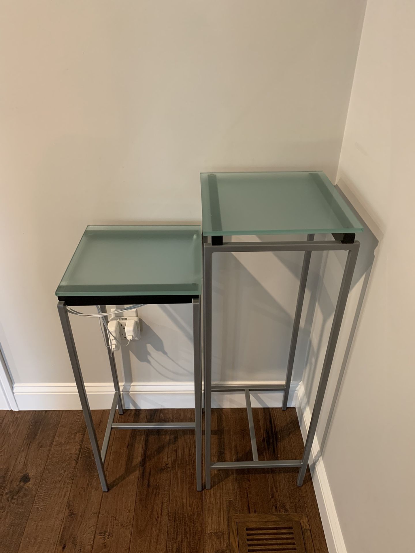 2-piece Contemporary Glass Side Tables