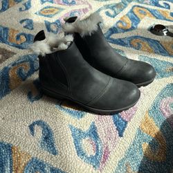 Women’s Boot Bundle (size 8)