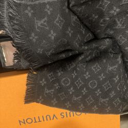 LOUIS VUITTON SCARF