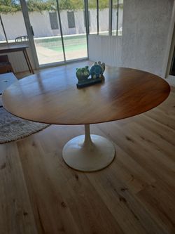 Wood round table