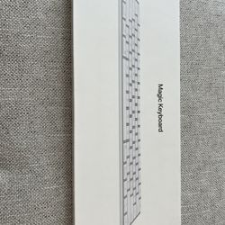 Apple Magic Keyboard Wireless Bluetooth Rechargeable Works with Mac iPad iPhone US English White