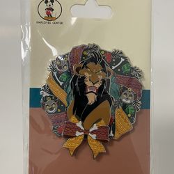 DEC Employee Center Villains Scar Lion King Wreath LE 400 Pin