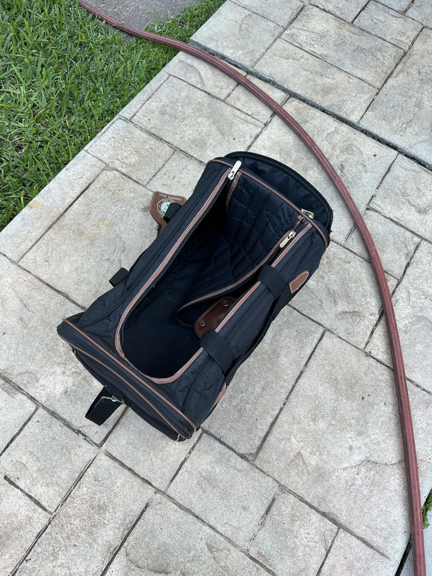 Sherpa Original Deluxe Pet Carrier Large Soft Side Dog/ Cat 16" X 10" X 10"