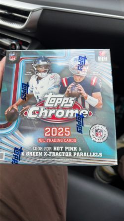 Topps Chrome NFL mega box