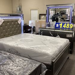 4 Pc Queen size Bedroom Set