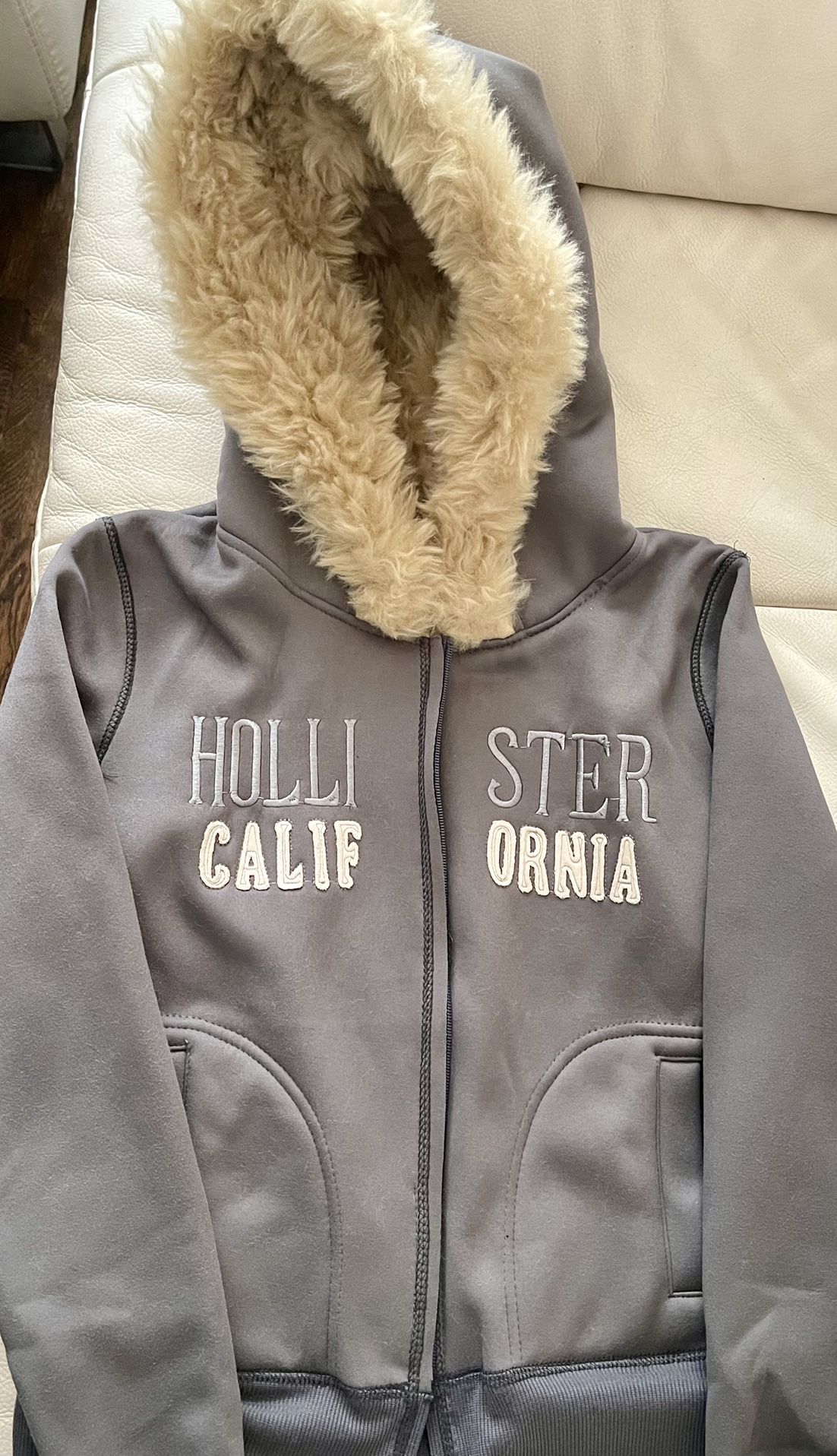 Hoodie Grey - New Ladies Hoodie. Size Small