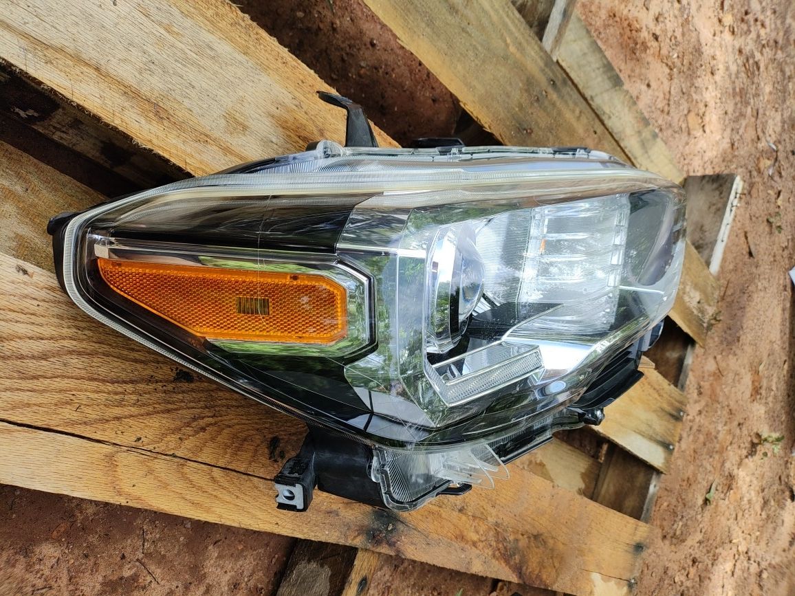 Passenger Side Headlight For 2015 To 2020 OEM Original
