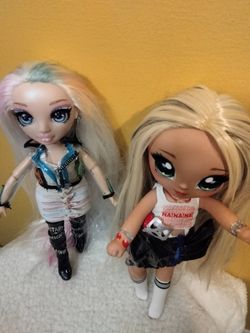 Na Na Surprise and LOL Rainbow Sparkle Articulate Doll