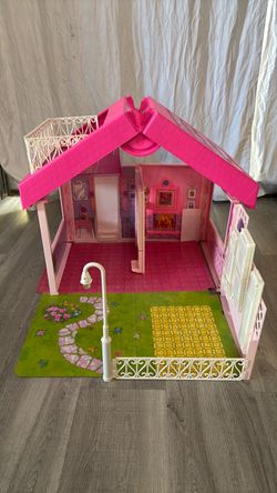 1992 fold n’ fun Barbie house