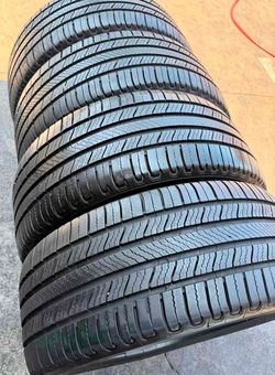 235 55 20 Michelin Tires Con 80% de Vida Las 4