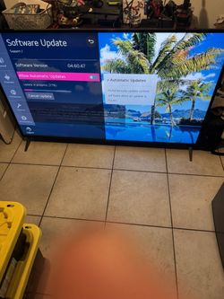 70” Lg Smart Tv With Remote