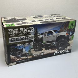 Axial SCX10 Trail Honcho 1/10 RTR Crawler + Upgrades, Spare Tires, Box & Original Parts