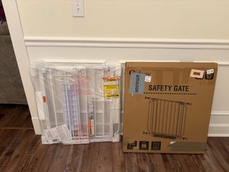 Baby Gate / Dog Gate - Cideny Auto-Close- Fits 29" to 40" Openings (White)