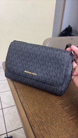 New MK purse