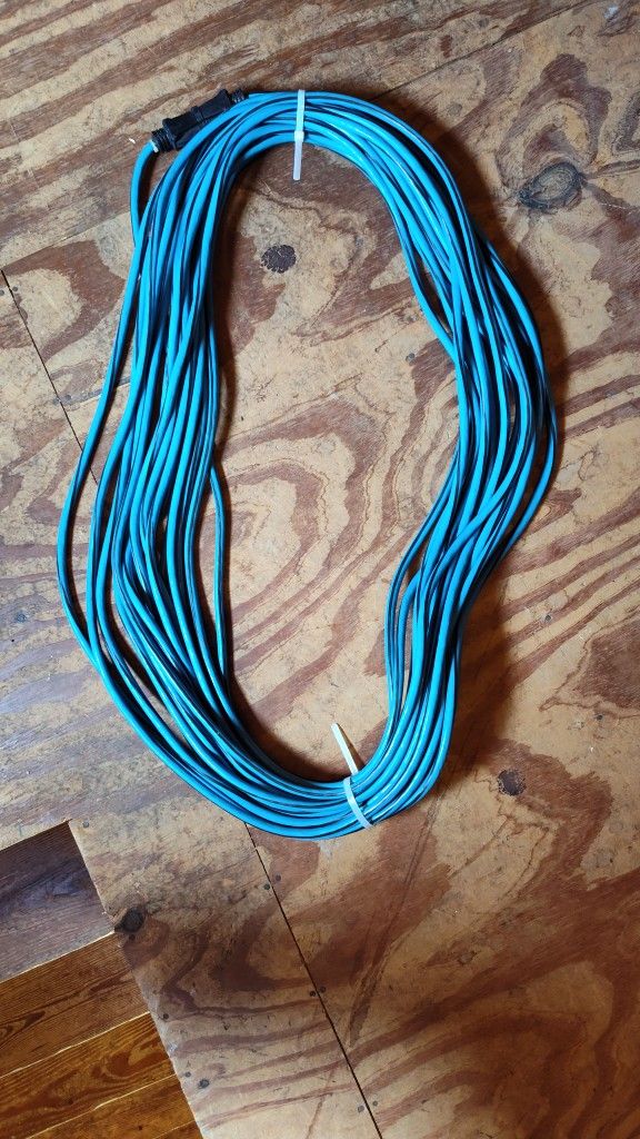 2-100 Ft Extension Cords