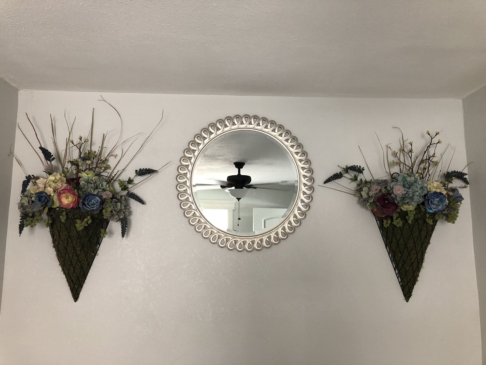 Mirror and wall vases / wall pots