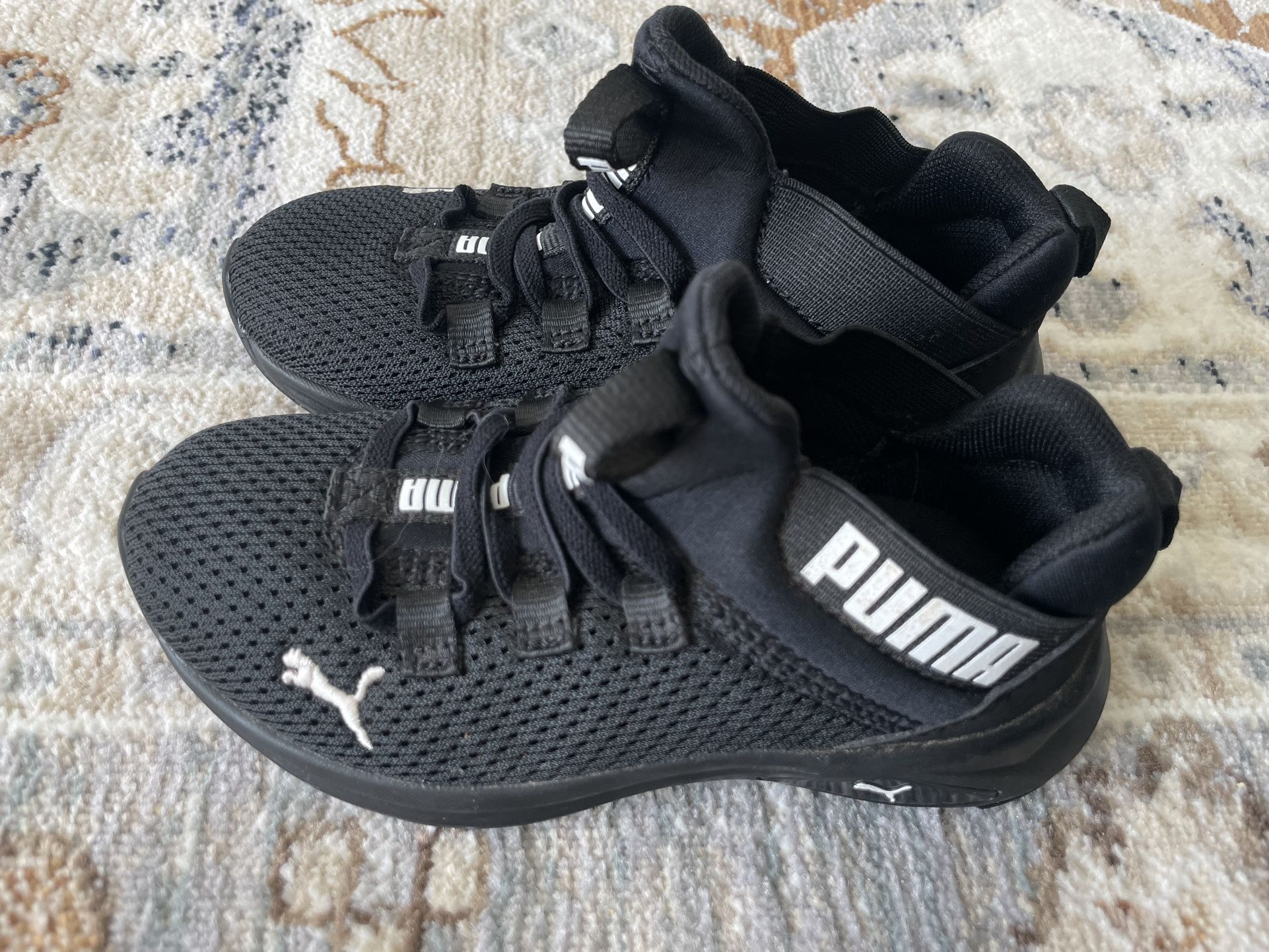 PUMA Unisex-Child Enzo  Sneaker