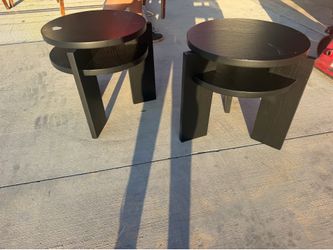 Set of 2 Black Round End Tables / Nightstands with Shelf