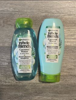 Garnier Whole Blends Coconut Water & Aloe Vera Shampoo & Conditioner Set
