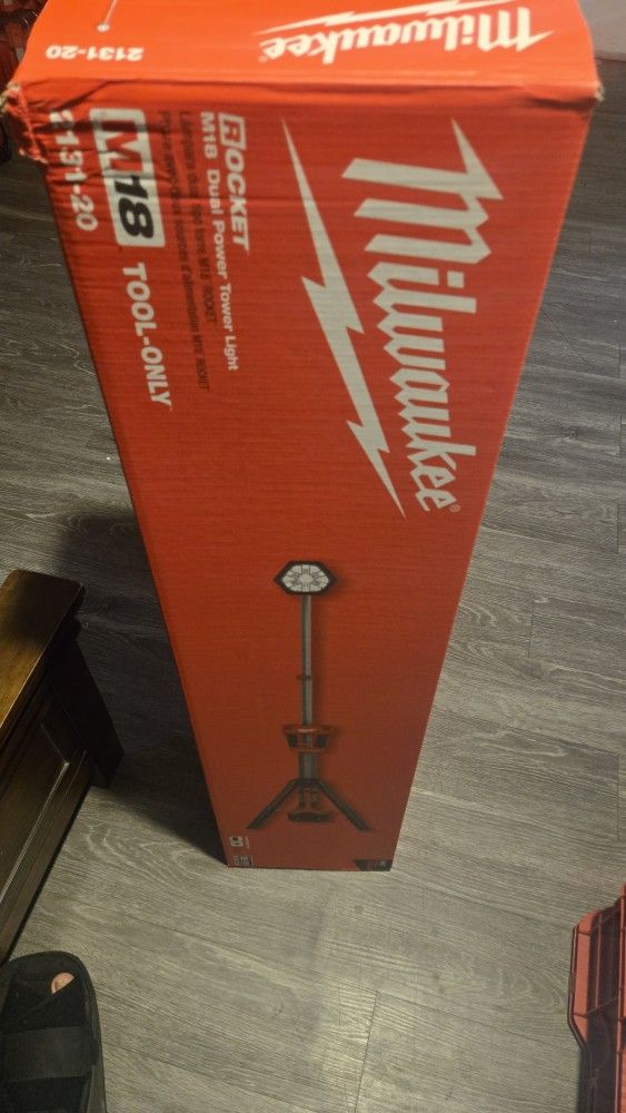 Milwaukee Rocket Light M18 Dual New
