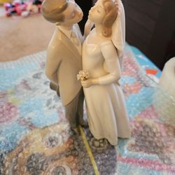 Lladro Collectible FigurineLlardo A Kiss To Remember Handmade 1006620