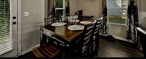 Dining room table & chairs