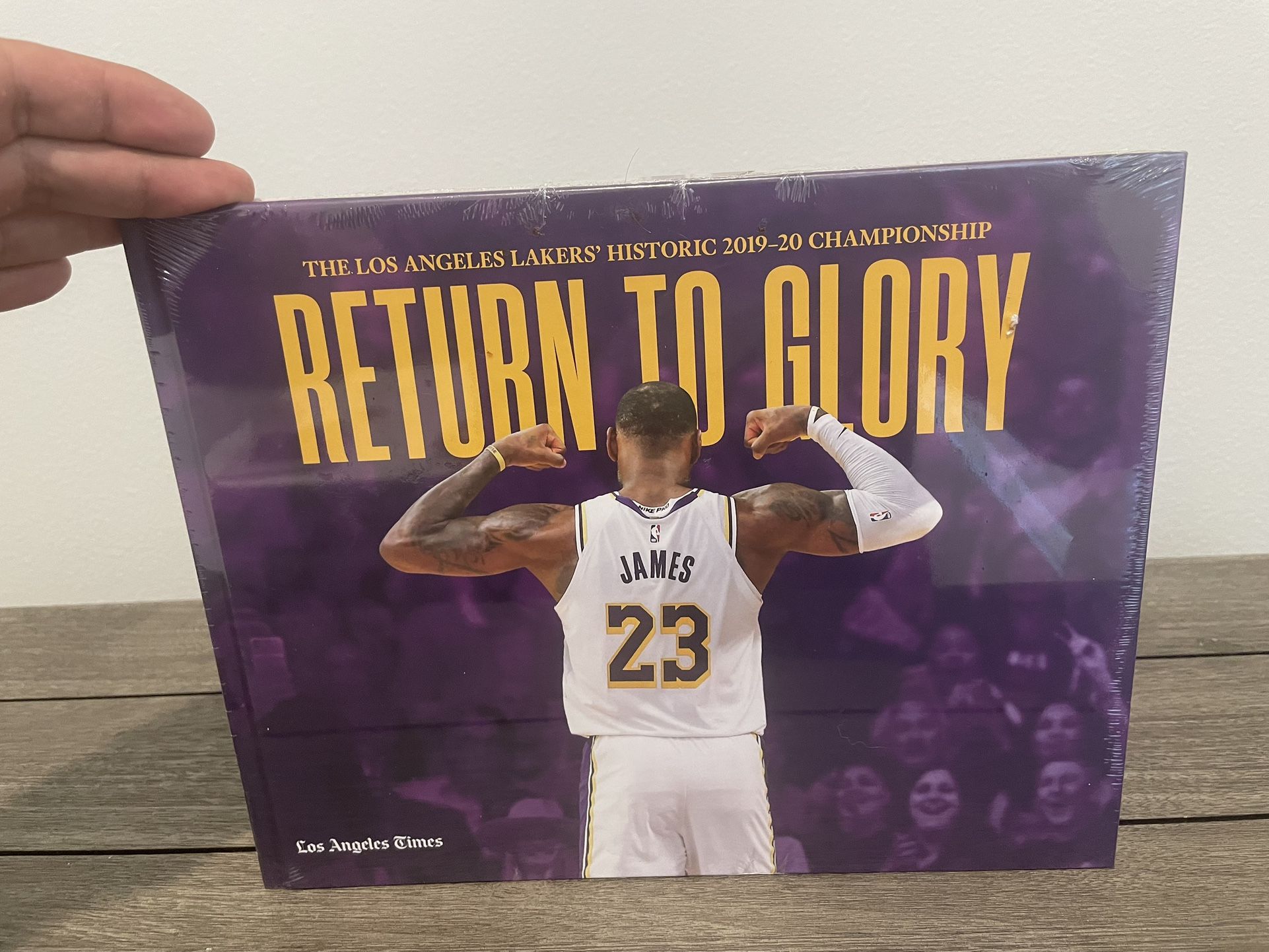 Los Angeles Lakers Championship Return To Glory Hard Cover Book
