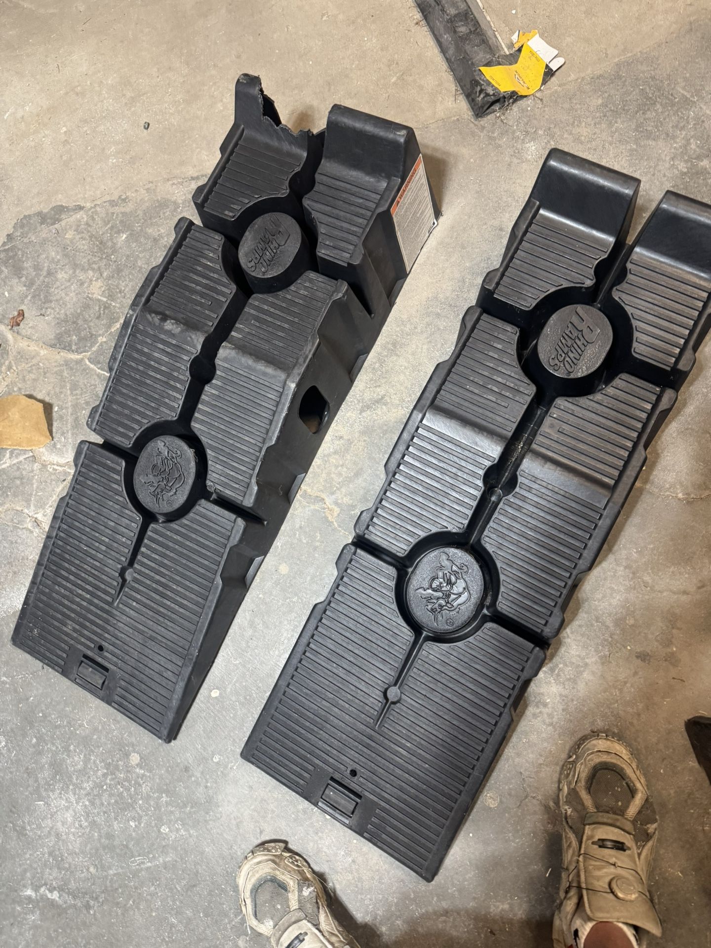 [Pending pickup] RhinoGear Car Ramps