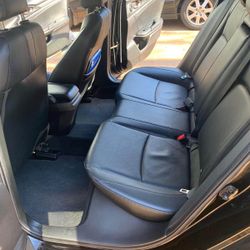 Selling my Honda Civic 2017 hatchback for 14.200. The car works and runs great no problems at all, just want something bigger, title in hand- title is