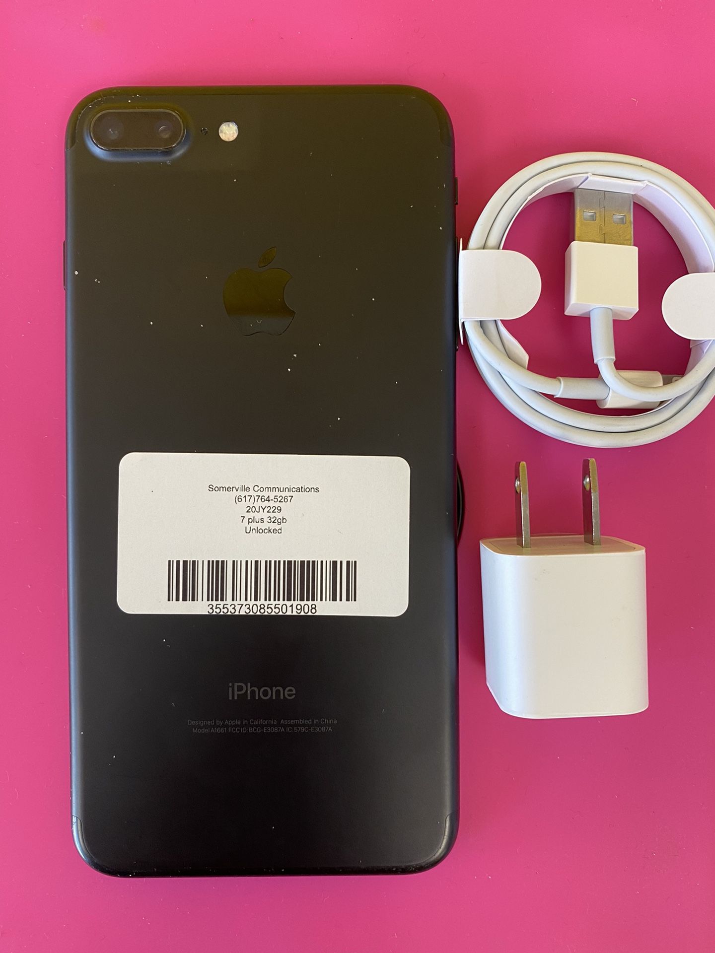 Factory unlocked apple iphone 7 plus, store warranty Electronics & Media