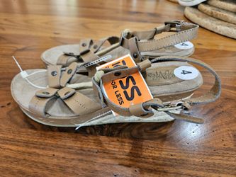 Sandals Women Size 4 New