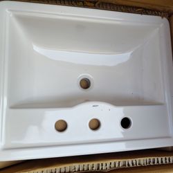 Ceramic wash basin
