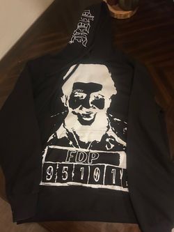 Black Graphic Pullover Hoodie size large