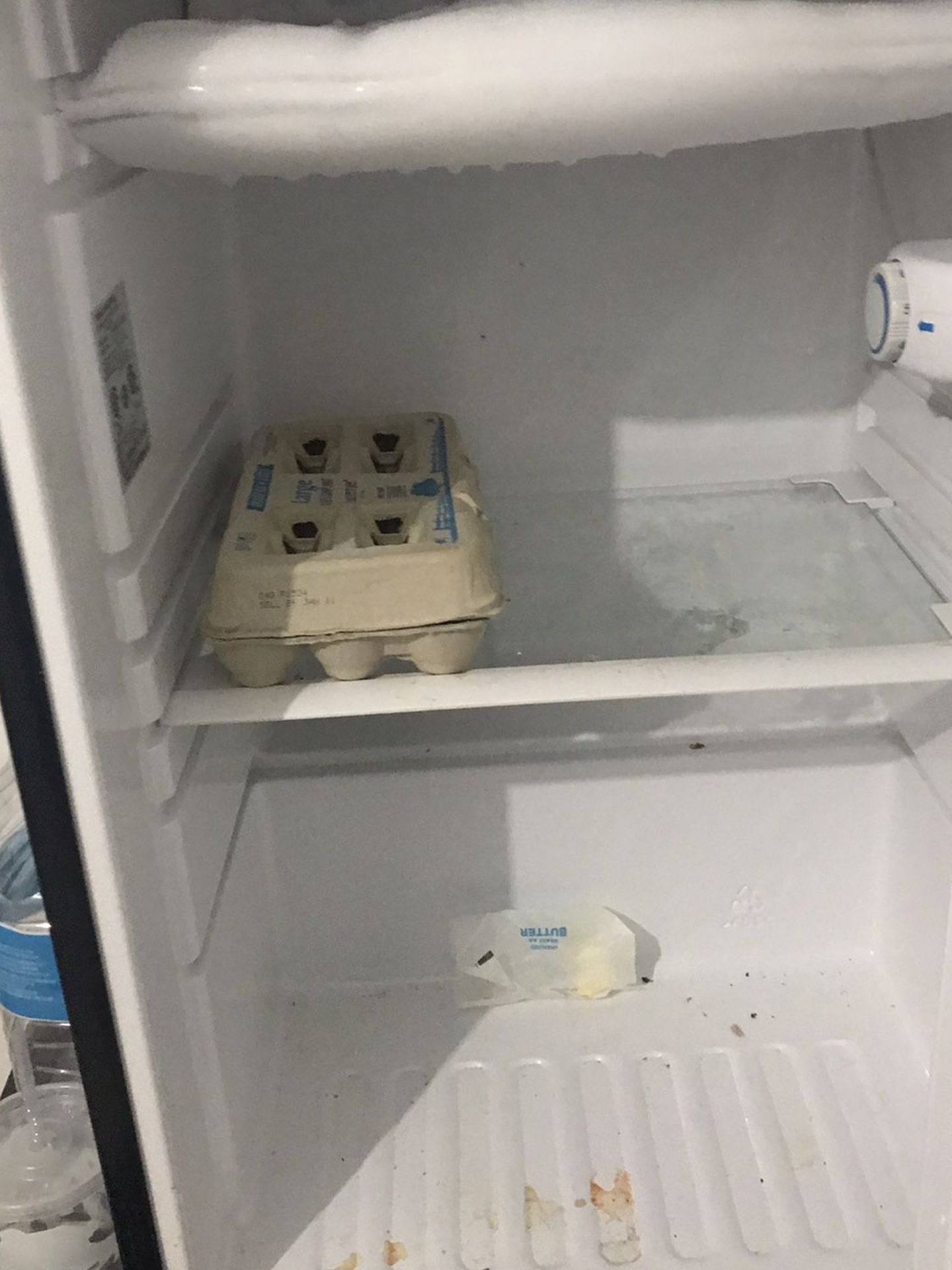 GE Small Refrigerator w/Freezer