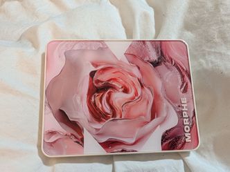 LIKE NEW MORPHE EYESHADOW PALETTE