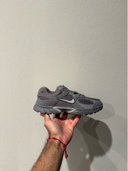 Size 6Y / Women 7.5 - Nike V5 RNR - NEW