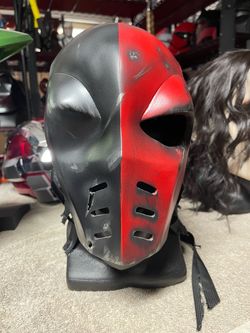DEATHSTROKE MASK (BATTLE DAMAGED)