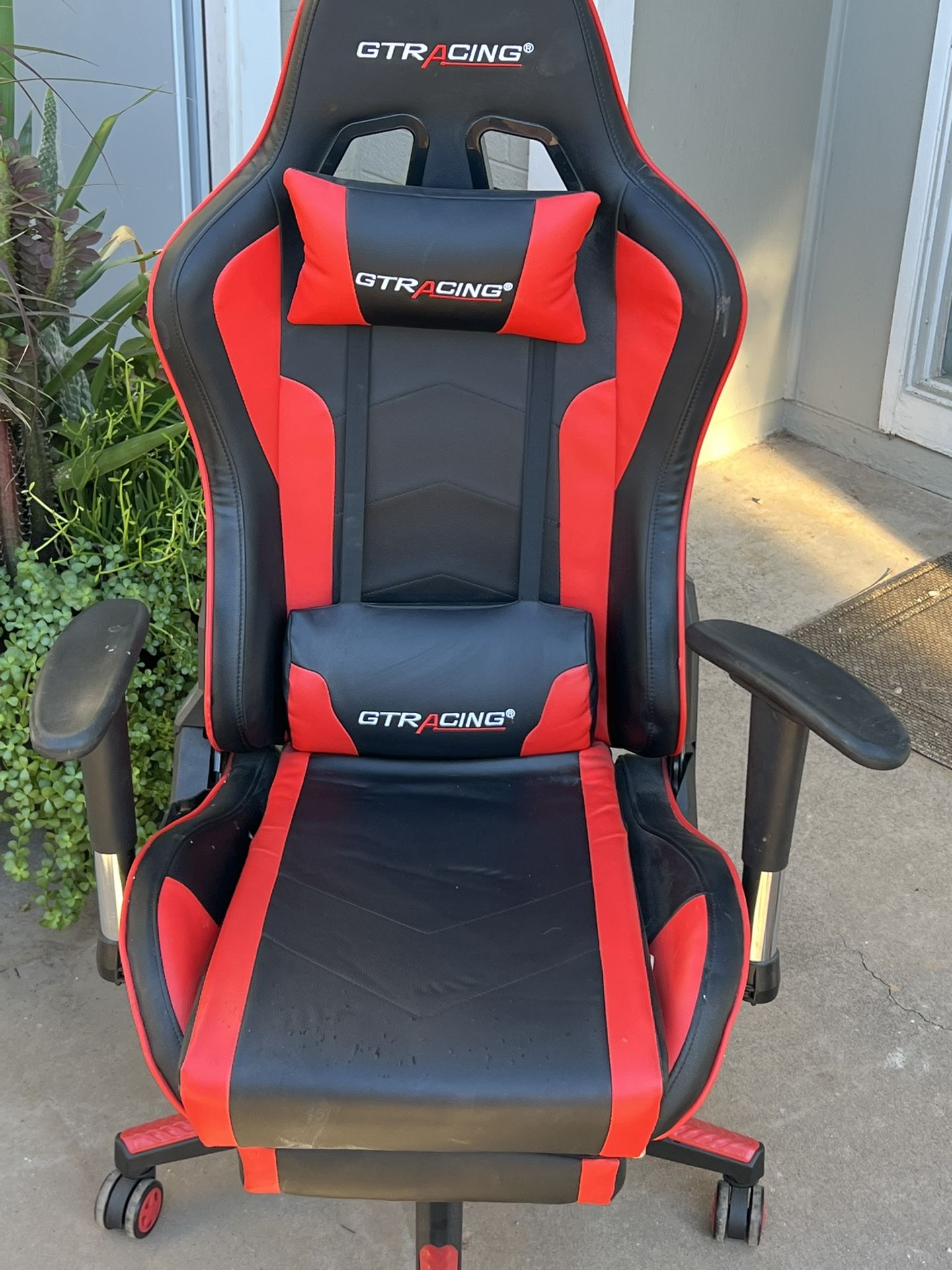 Gaming Chair With Speakers